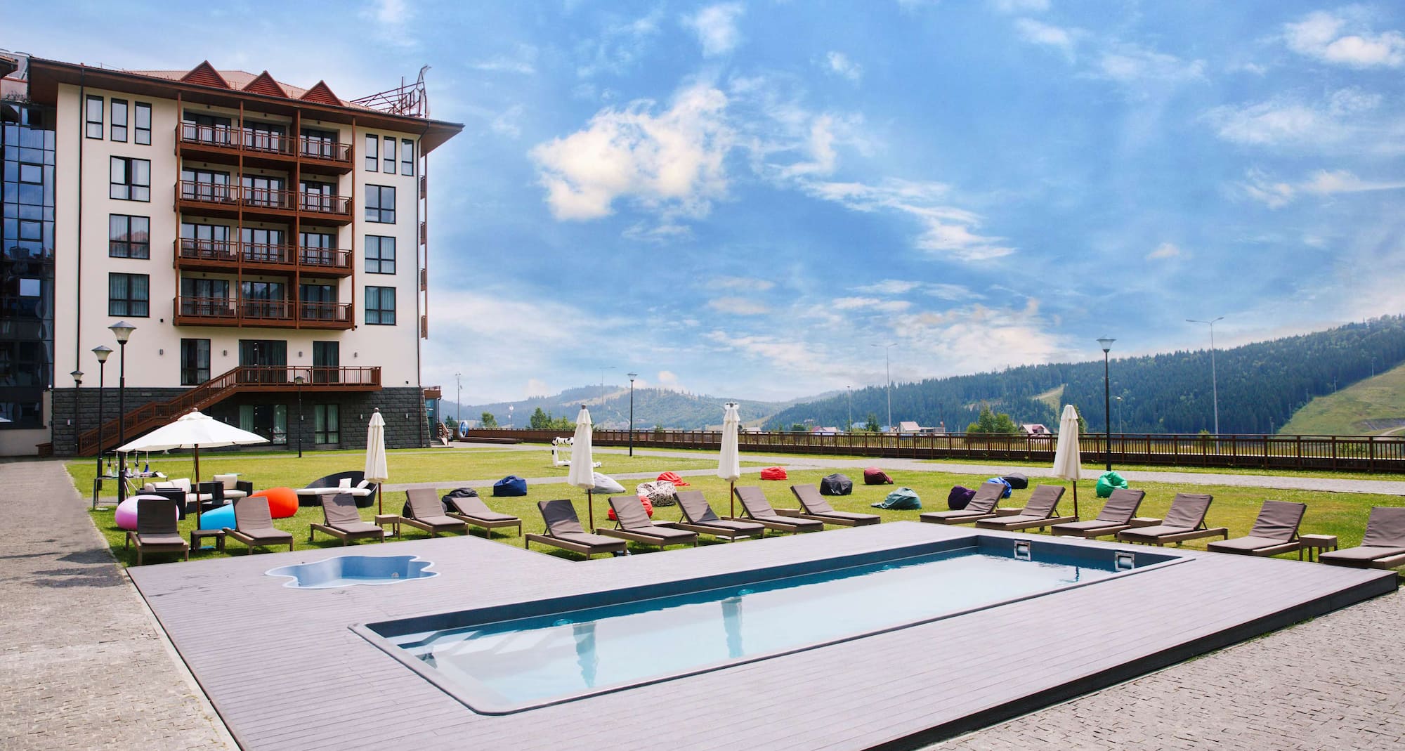 Radisson Blu Resort, Bukovel - Outdoor pool