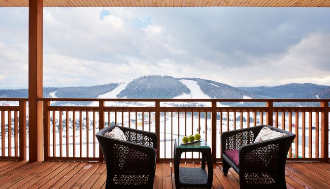 Radisson Blu Resort, Bukovel - Terrace Winter