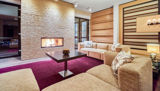 Radisson Blu Resort, Bukovel - Guest room with fireplace