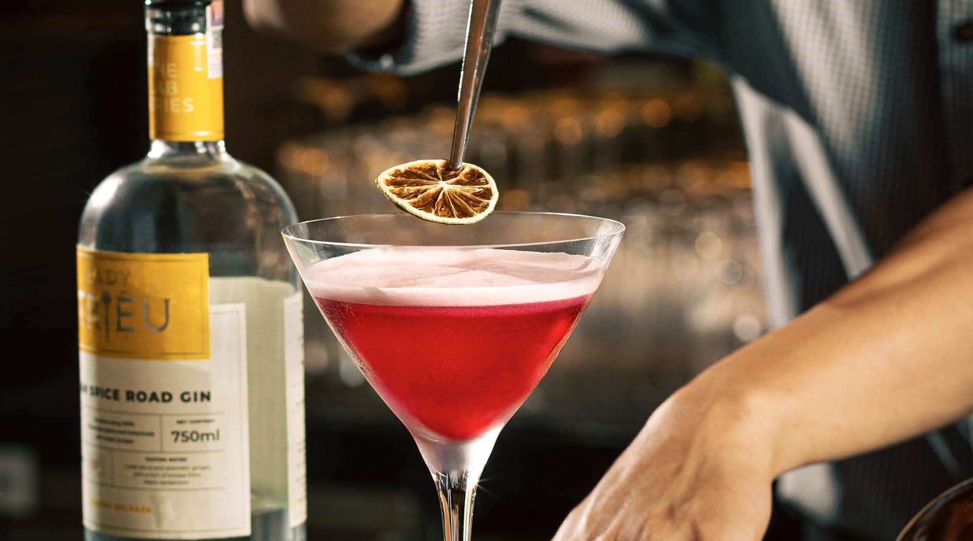 Radisson Blu Resort, Cam Ranh - Cocktail at Cheers Bar