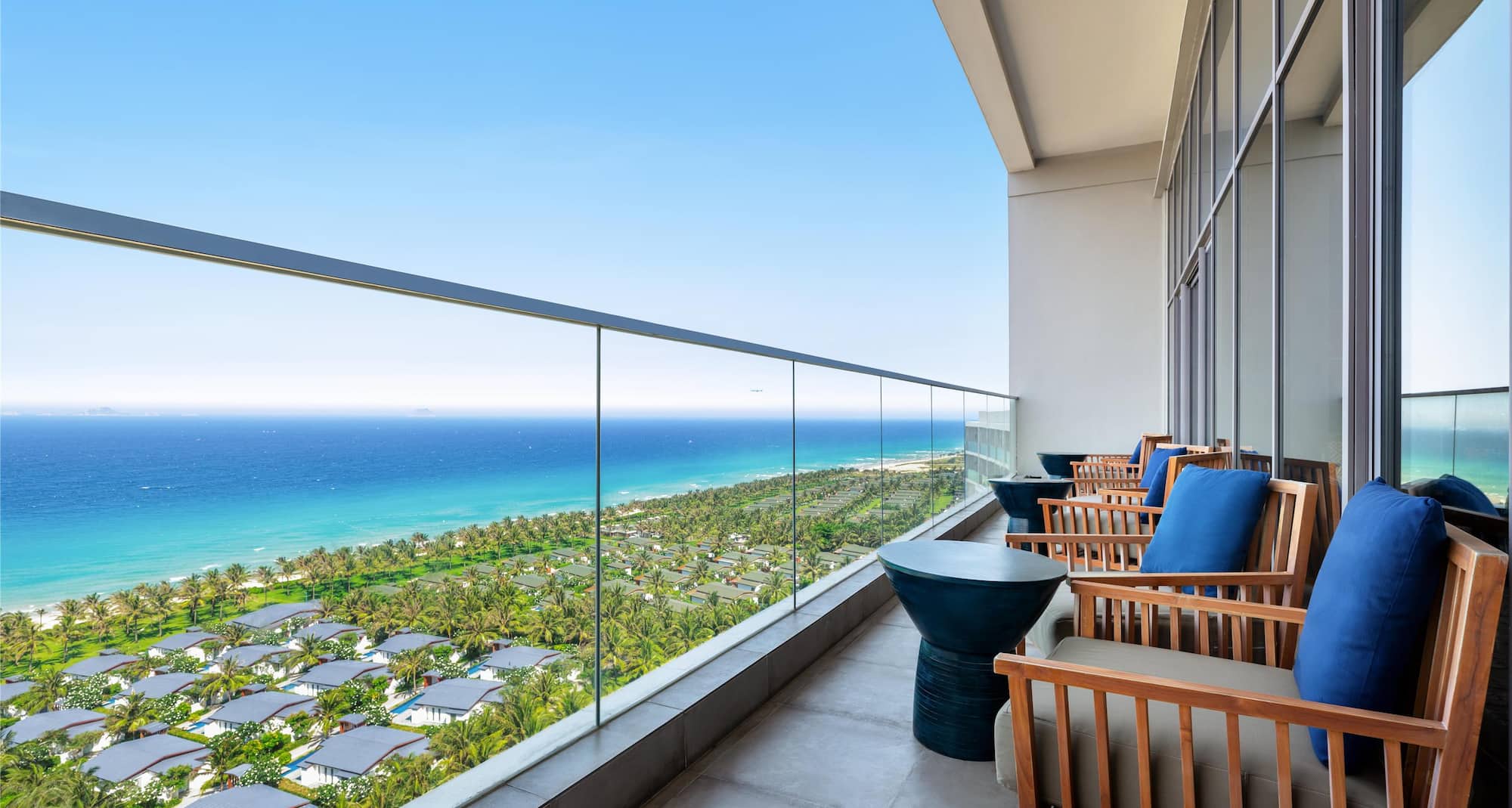 Radisson Blu Resort, Cam Ranh - The Lounge Balcony