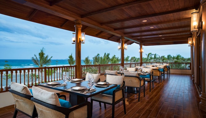 Radisson Blu Resort, Cam Ranh - Blu Lobster