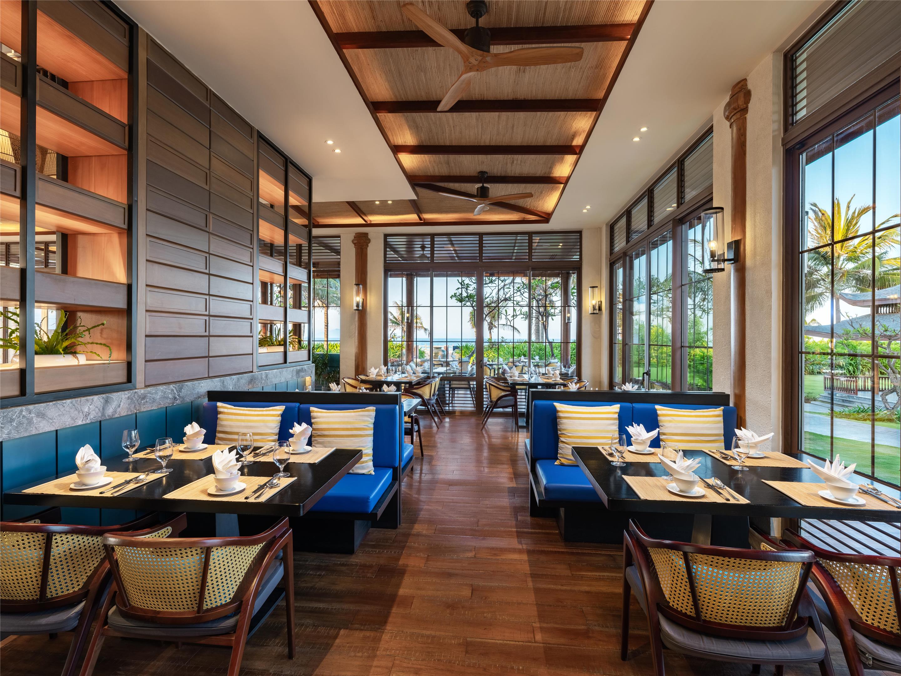 Blu Lobster Restaurant | Radisson Blu Resort, Cam Ranh