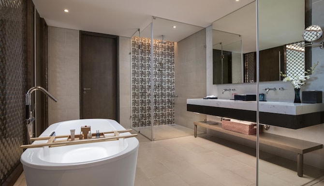 Radisson Blu Resort, Cam Ranh - Presidential Suite Bathroom