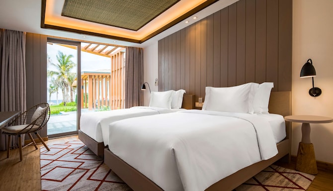 Radisson Blu Resort, Cam Ranh - Beachfront Pool Villa