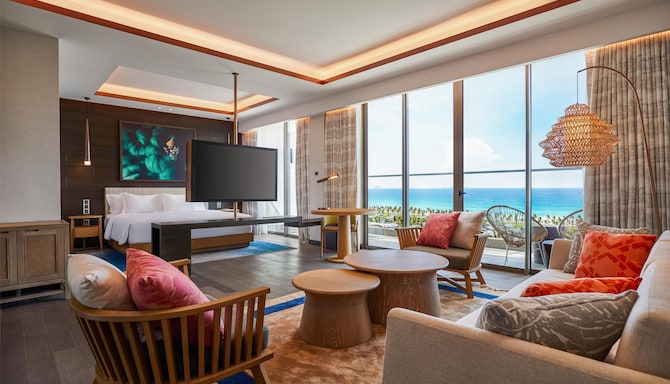 Radisson Blu Resort, Cam Ranh - Junior Suite Overview with Living Room