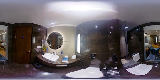 Radisson Blu Resort Dharamshala - Ausstattung eines Gästezimmers