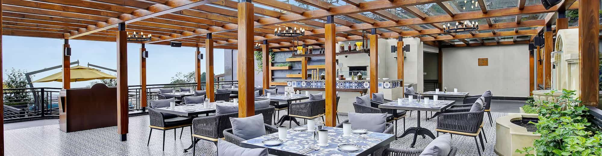 Radisson Blu Resort Dharamshala - Italian Crust restaurant