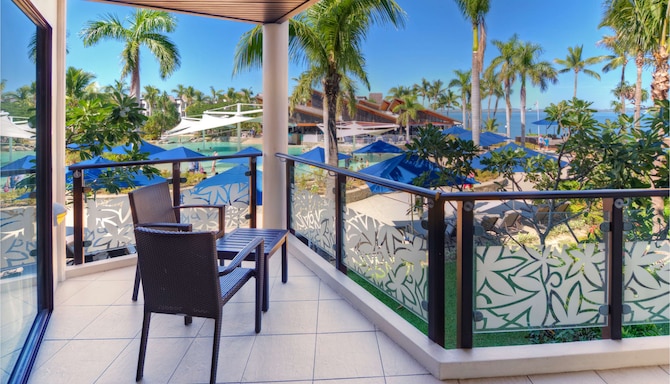 Radisson Blu Resort, Fiji Denarau Island - Lagoon View Balcony