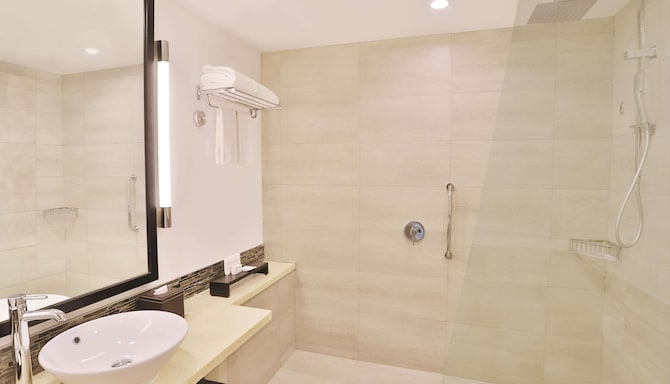 Radisson Blu Resort, Fiji Denarau Island Denarau Island - Guest room bath