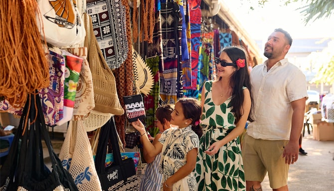 Radisson Blu Resort, Fiji Denarau Island - Nadi Handicraft Market