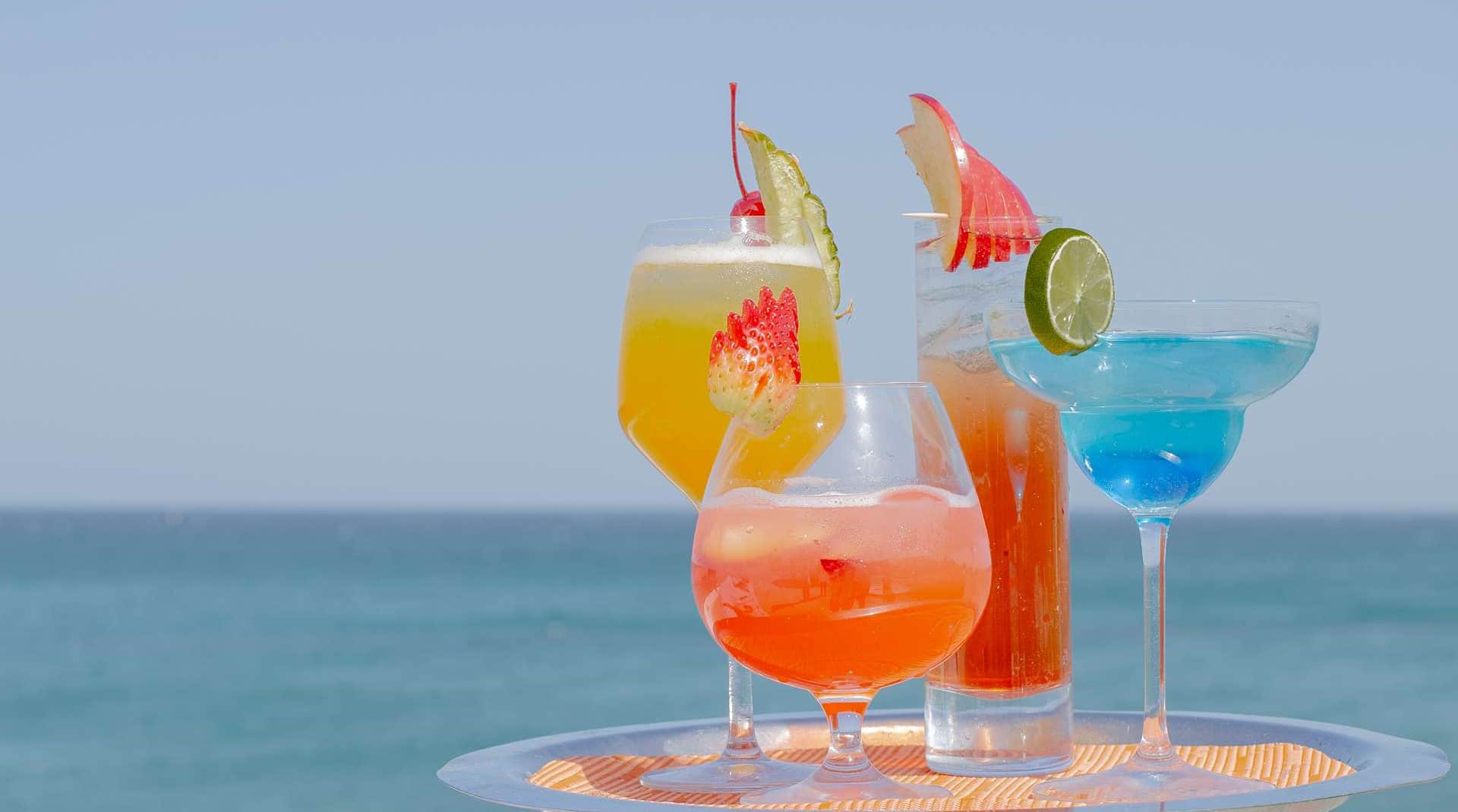 Radisson Blu Resort, Fujairah - Grand Bleu and Shack Bar