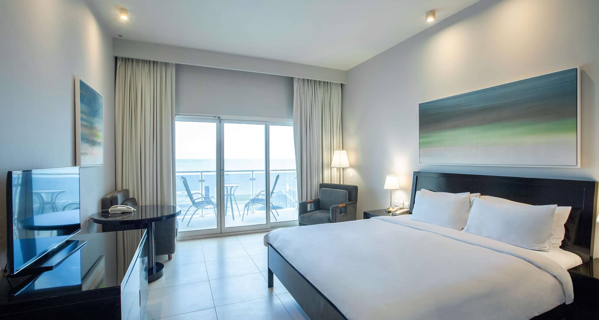Radisson Blu Resort, Fujairah - Superior Room with balcony and ocean view