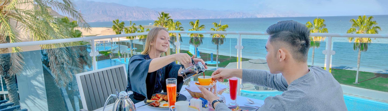 Radisson Blu Resort, Fujairah - Suite with Balcony - Ocean View