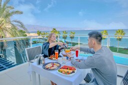 Radisson Blu Resort, Fujairah - Suite with Balcony - Ocean View