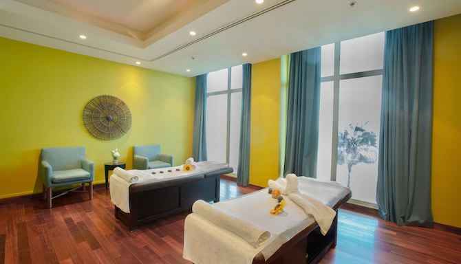 Radisson Blu Resort, Fujairah - Luxura Spa