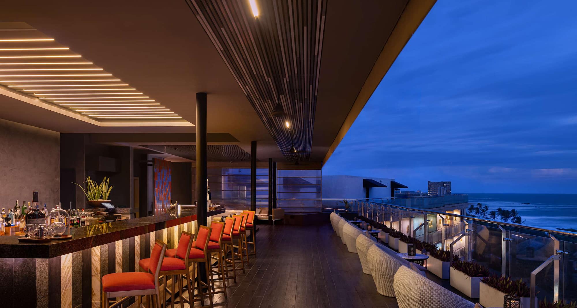 Radisson Blu Resort, Galle - Bommu roof top bar