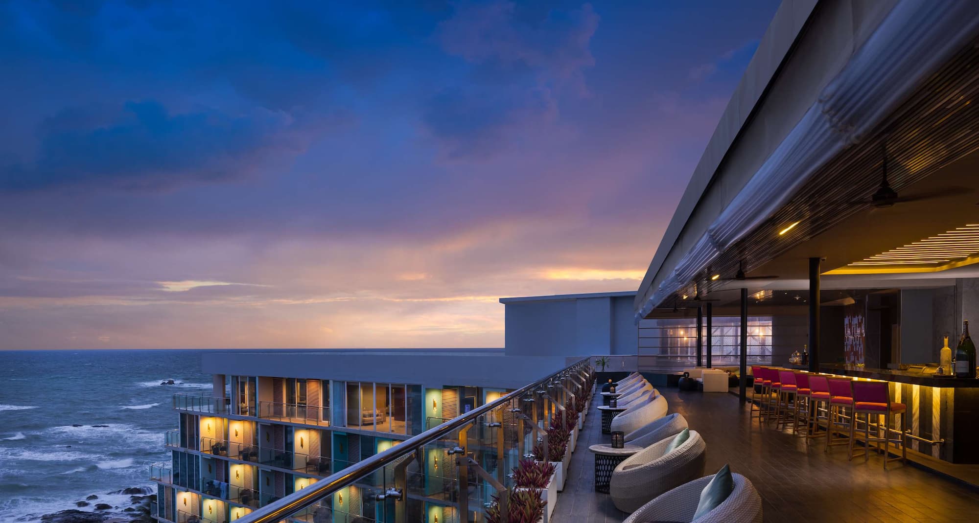 Radisson Blu Resort, Galle - Bommu roof top bar