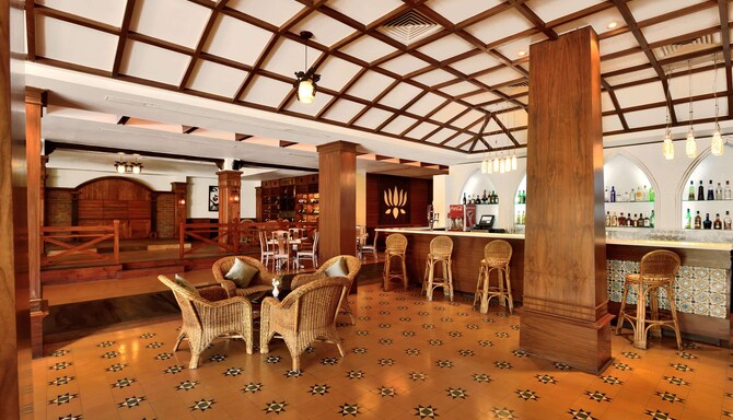 Radisson Blu Resort Goa Cavelossim Beach - Bar Lounge