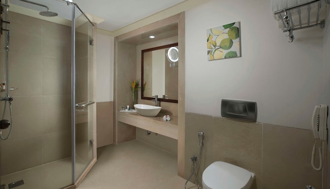 Radisson Blu Resort, Goa Cavelossim Beach - Люкс ванна