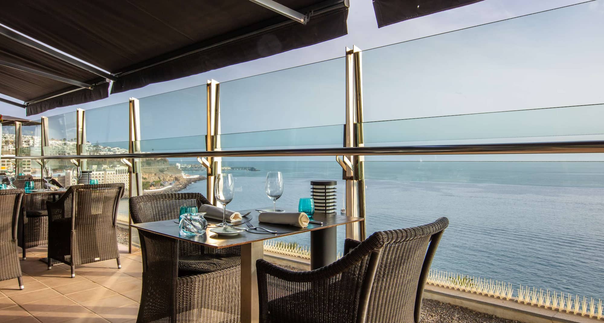 Radisson Blu Resort, Gran Canaria - 222ºSW Bar and Grill