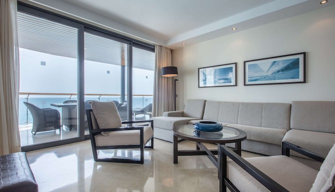Radisson Blu Resort, Gran Canaria - Premium Suite 3 Bedroom - Living Room