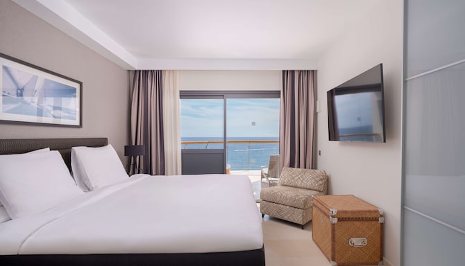 Room & suites, hotel in Patalavaca Gran Canaria | Radisson Blu Resort