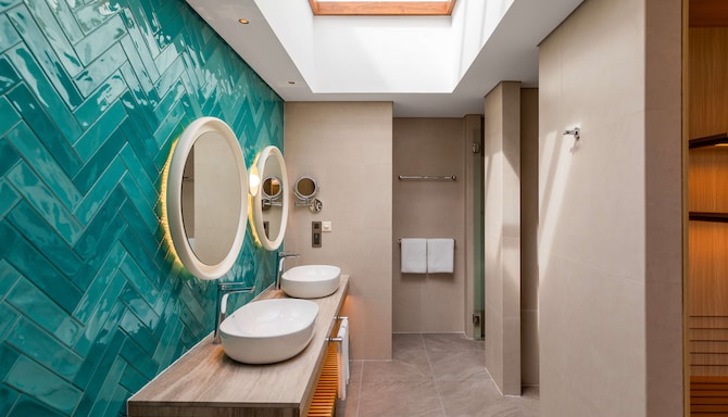 Radisson Blu Resort, Hoi An - Suite 2 Bedrooms - Bathroom