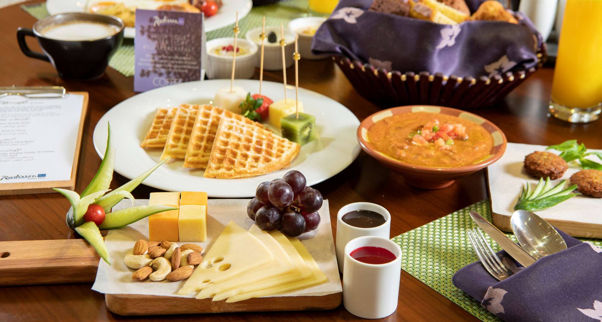 منتجع راديسون بلو، جيزان - المطعم