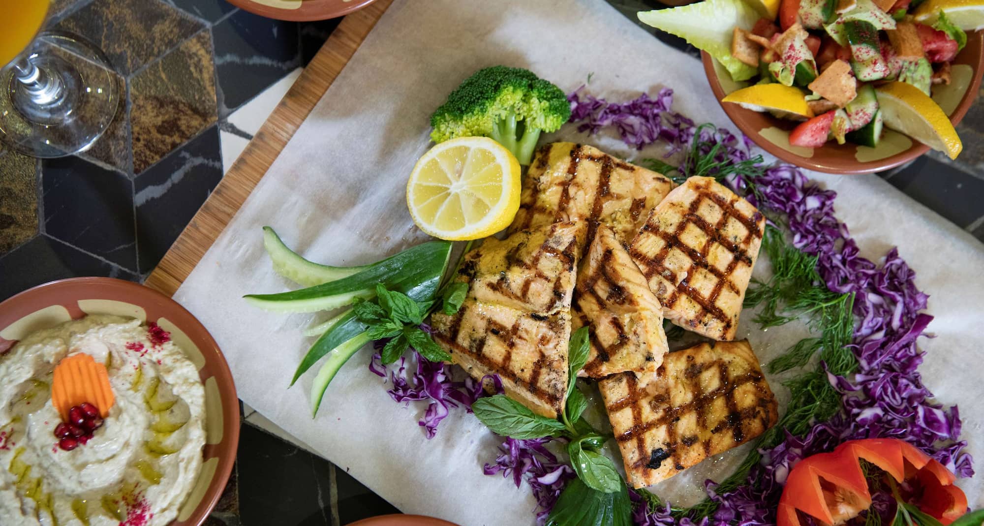 منتجع راديسون بلو، جيزان - طعام المطعم