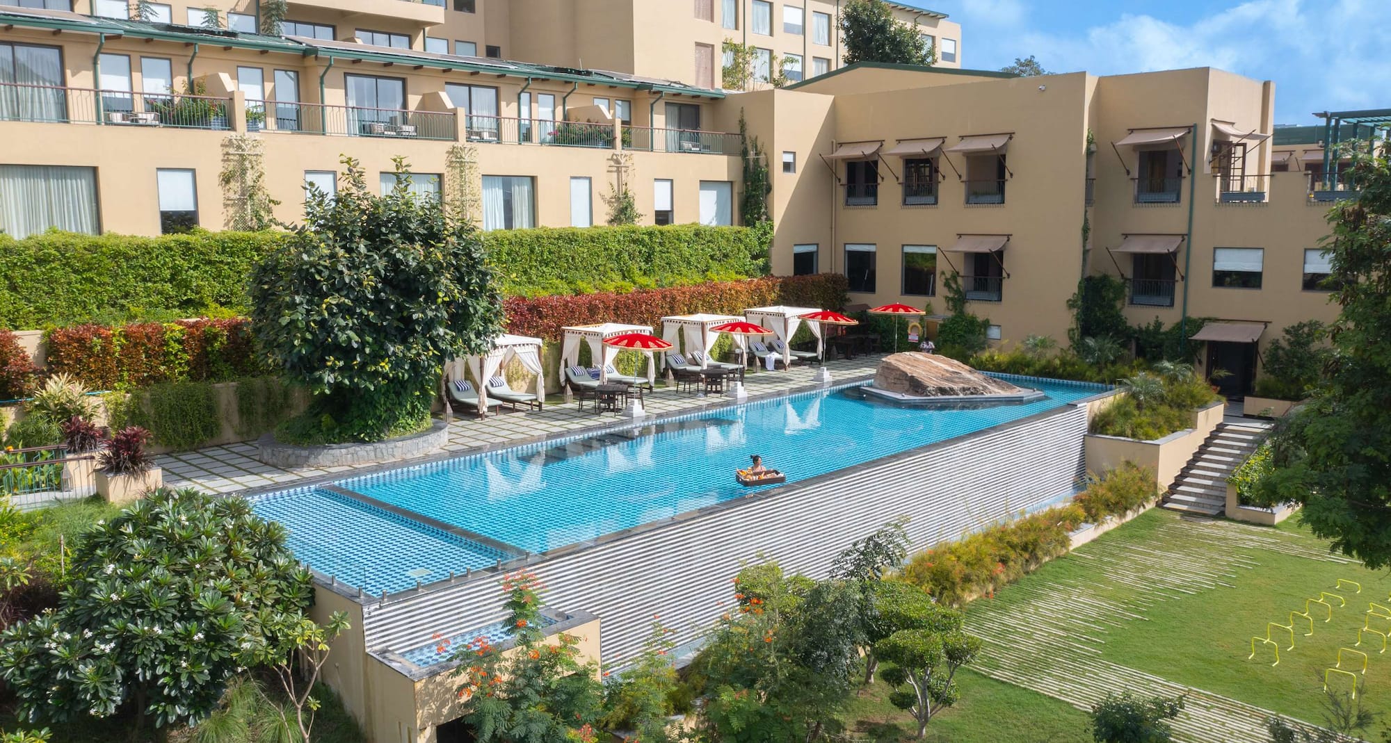 Radisson Blu Resort, Kumbhalgarh - Facade and Pool