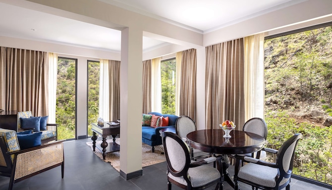 Radisson Blu Resort, Kumbhalgarh - Suite Living Room