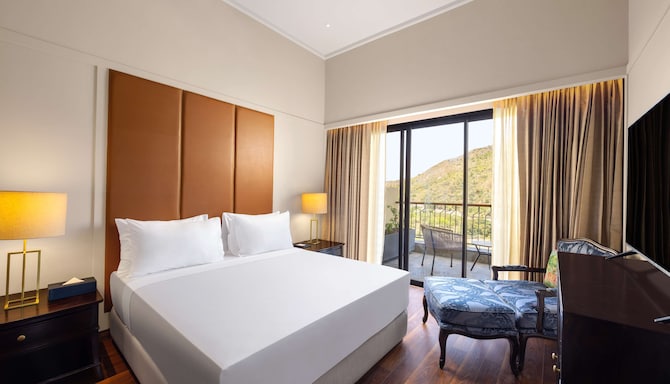 Radisson Blu Resort, Kumbhalgarh - Suite with balcony