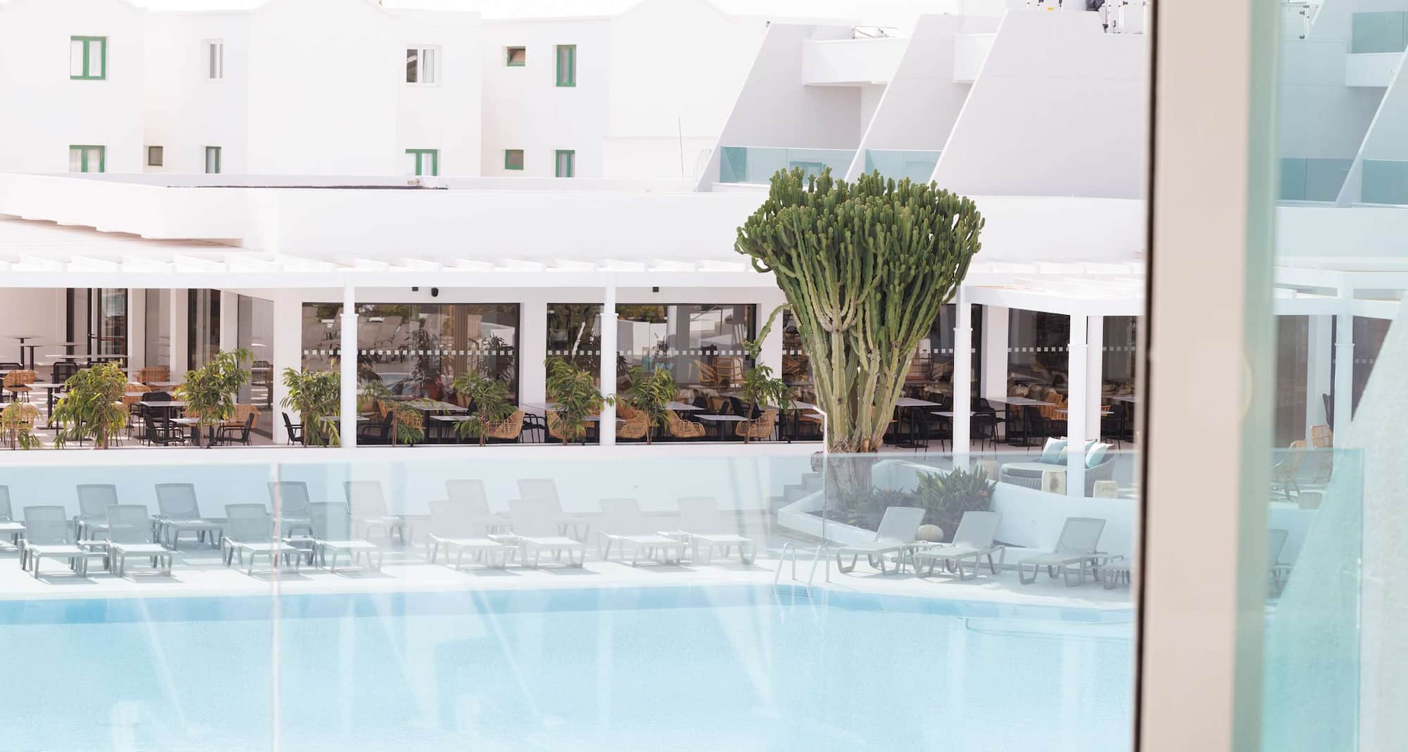 Radisson Blu Resort, Lanzarote - Acceso a la piscina