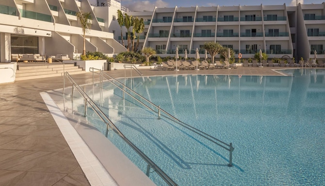Radisson Blu Resort, Lanzarote - Main Pool