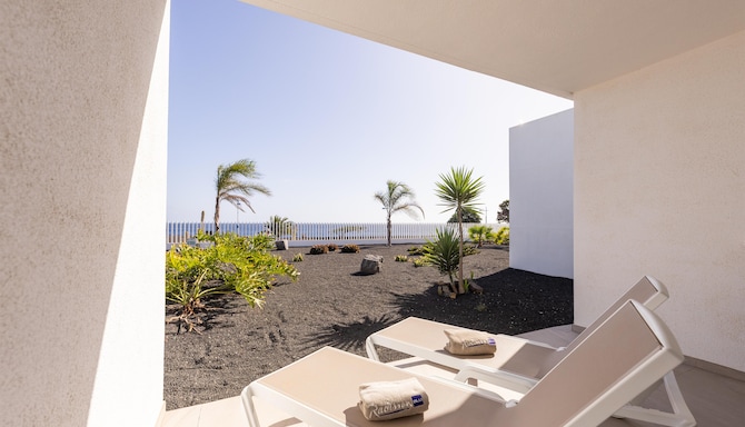 Radisson Blu Resort, Lanzarote - Vue de la suite