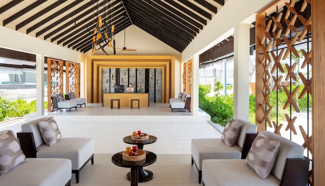 Radisson Blu Resort Maldives - Blu SPA reception