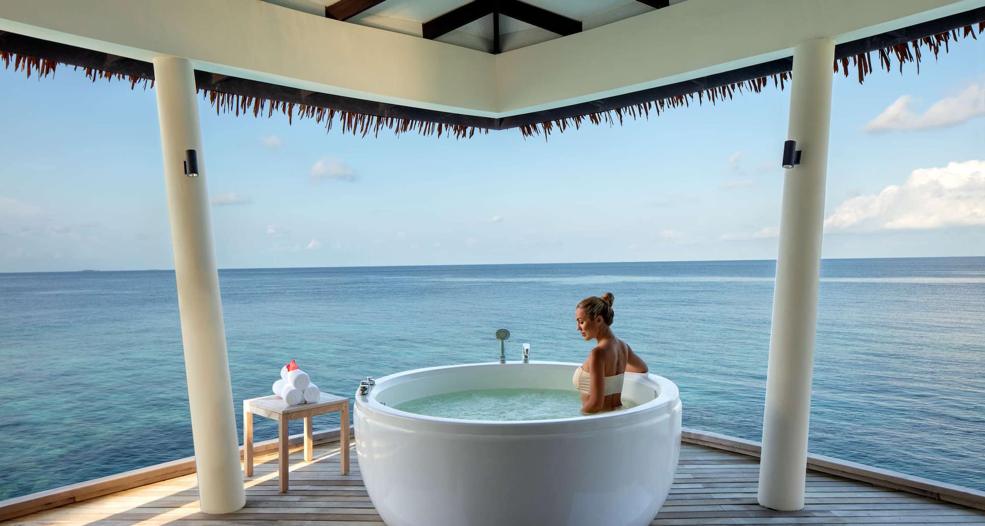 Radisson Blu Resort Maldives - Outdoor bath at Blu SPA