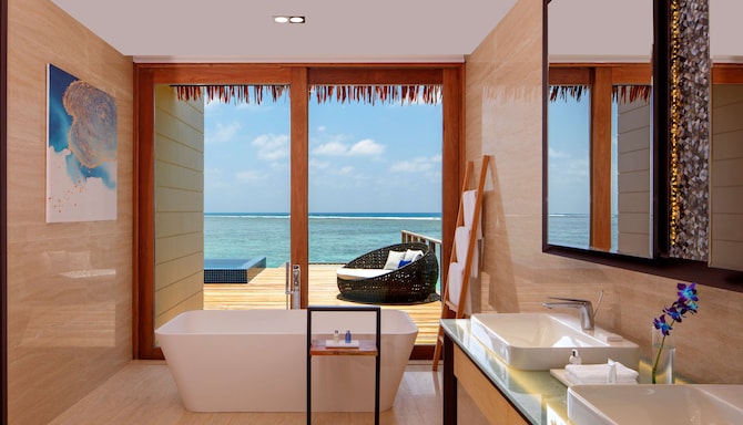 Radisson Blu Resort, Maldives - Overwater Villa bathroom