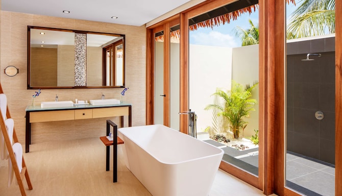 Radisson Blu Resort, Maldives - Beach Suite Villa bathroom