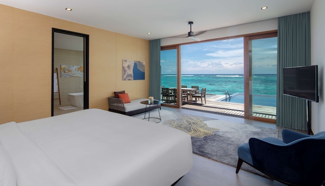 Radisson Blu Resort, Maldives - Presidential Water Villa 1st floor bedroom