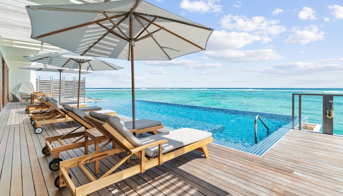 Radisson Blu Resort, Maldives - Presidential Water Villa terrace