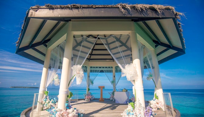 Radisson Blu Resort, Maldives - Blu Spa pavilion wedding