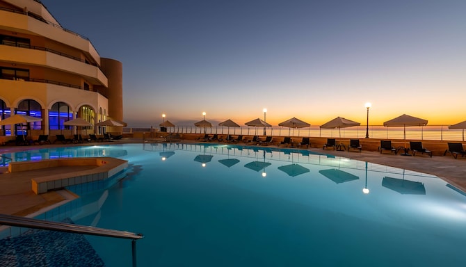 Radisson Blu Resort, Malta St. Julian's - Vy över fasaden