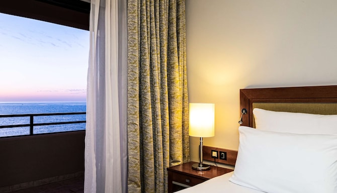 Radisson Blu Resort, Malta St. Julians - Family Room with Balcony - Sea View