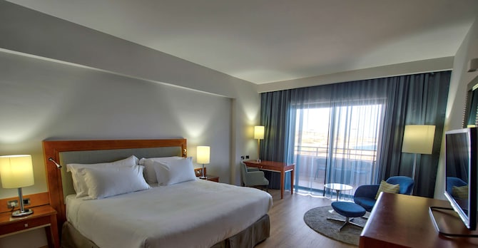 Radisson Blu Resort, Malta St. Julians - Premium Room With Balcony - Seaview