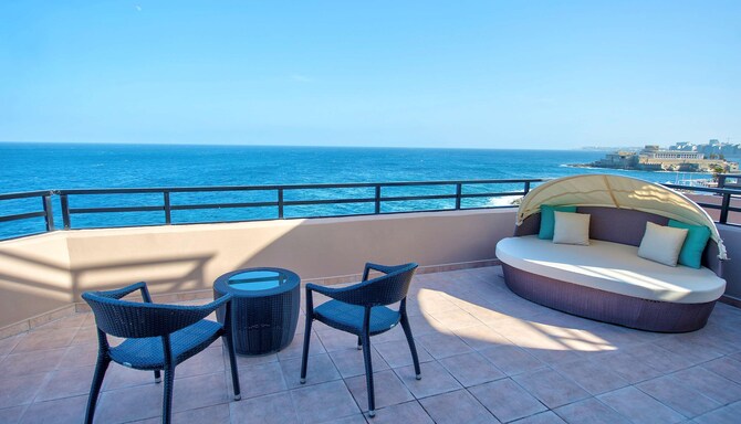 Hotel In St Julian S Malta Radisson Blu Resort Malta