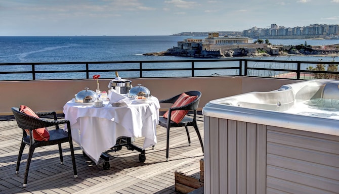 Radisson Blu Resort, Malta St. Julians - Suite Amenities