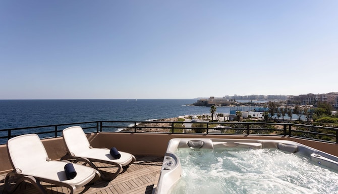 Radisson Blu Resort, Malta St. Julian's - Premium suite terrace