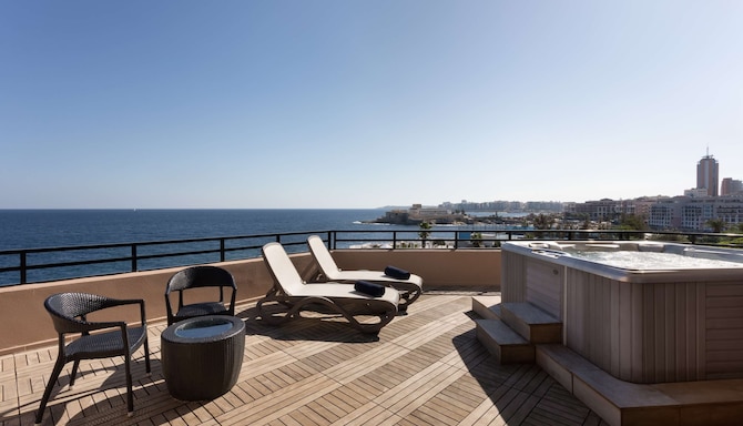 Radisson Blu Resort, Malta St. Julian's - Premium suite terrace